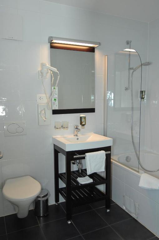 Auberge De La Gare Grandvaux Ruang foto