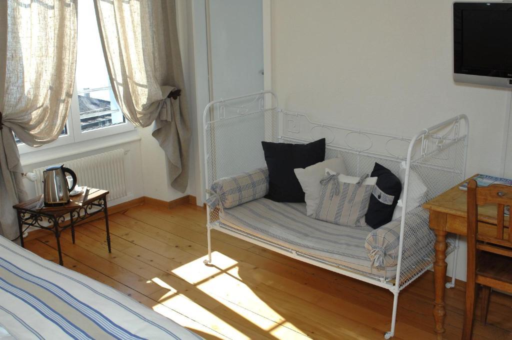 Auberge De La Gare Grandvaux Ruang foto