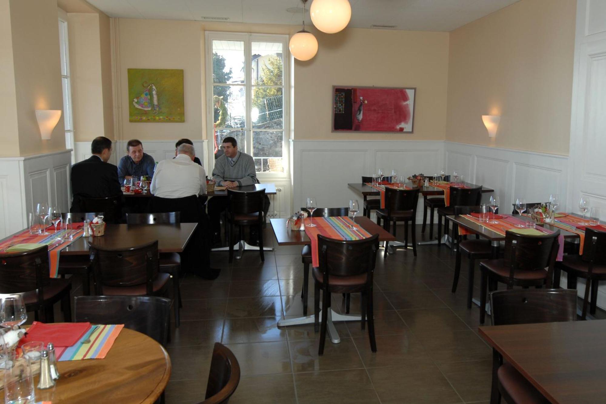 Auberge De La Gare Grandvaux Bagian luar foto